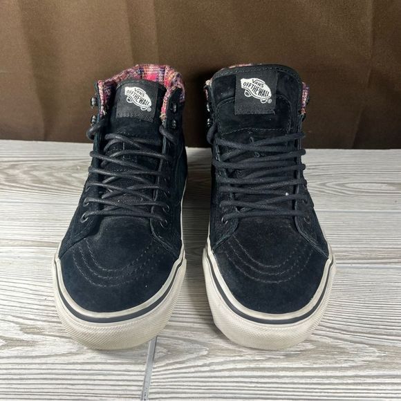 Vans Sk8-Hi MTE Black Faux Fur Lined ScotchGuard Sneaker Shoe Boot - Women’s 8 - Picture 2 of 8